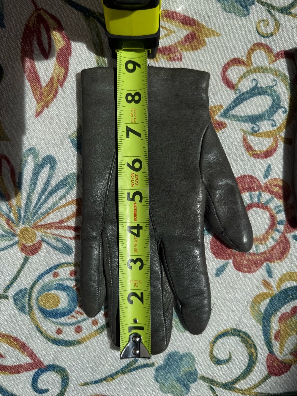 Luxurious Fur lined Gloves - Picture 6 of 7